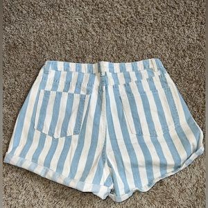 High waited stripped shorts!